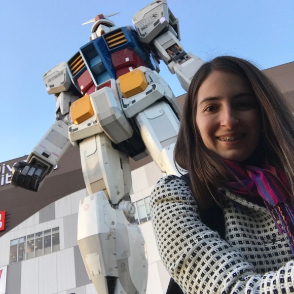 🌸 Meet your Posher, Monika 🌸 - Picture 2 of 7